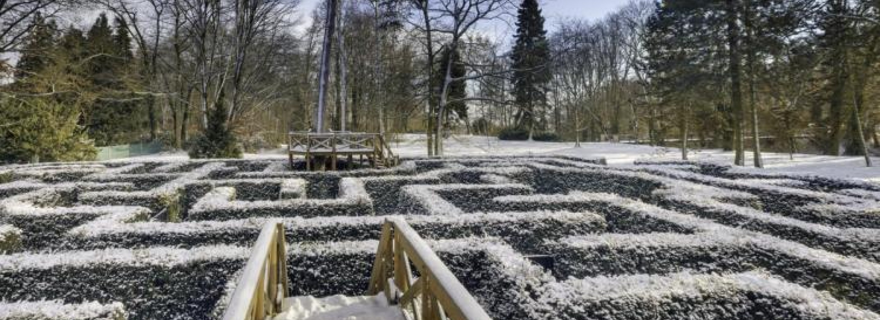 Zámek i park s labyrinty otevřeny děnně