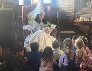 Stráž nad dětmi a zámkem přebírá o březnových víkendech Bílá paní
