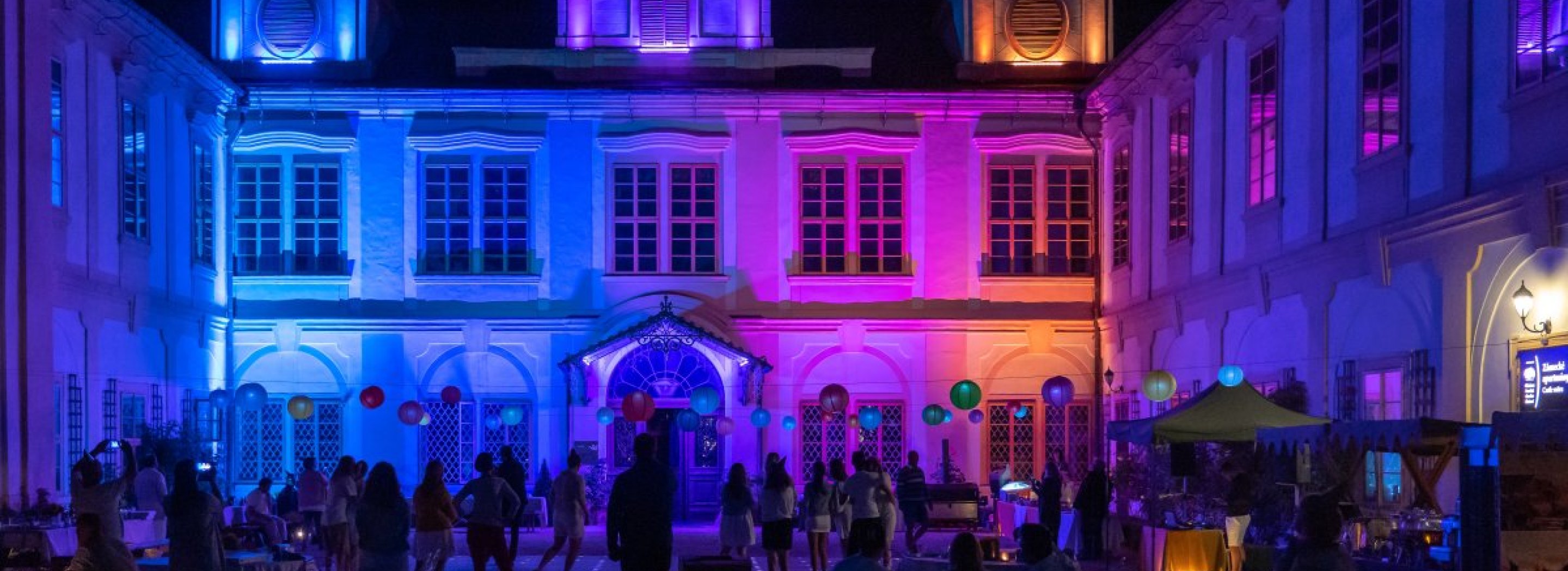 Křest přinese čtení s vínem a odhalí tajemství. Dorazí Šteindler i Neff
