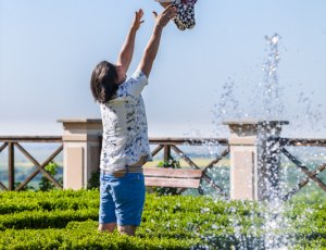 U zámku najdete křesla jak knížecí trůny. Poseďte v nich na sv. Václava