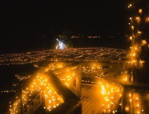 Večery plné světla: Hledejte cestu bludištěm k rozsvícené Eiffelovce