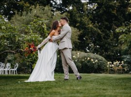 Do svatebních šatů se na Loučeni oblékají i Miss České republiky