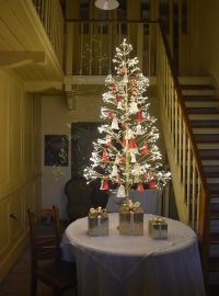 Projděte stoletím českých Vánoc po boku Sisi, bratří Čapků i dědy Mráze