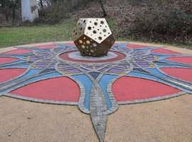 Královský labyrint získal při zimním slunovratu magický dvanáctistěn