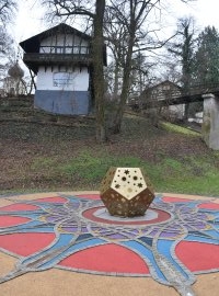 Královský labyrint získal při zimním slunovratu magický dvanáctistěn