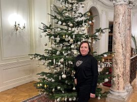 Bylo nám ctí: Zdobili jsme stromeček prezidentovi a přejeme PF 2026!