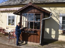 Přípravy na jaro: Stromy dostávají sestřih, skla lesk, oranžérie kabát