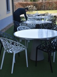 Přípravy na jaro: Stromy dostávají sestřih, skla lesk, oranžérie kabát