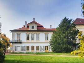 Zámek Loučeň na podzim