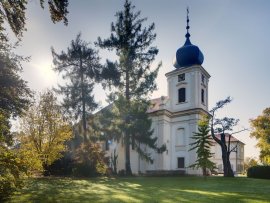 Zámek Loučeň na podzim