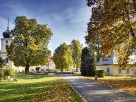 Zámek Loučeň na podzim