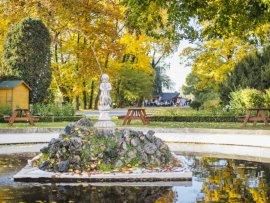 Zámek Loučeň na podzim