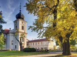 Zámek Loučeň na podzim