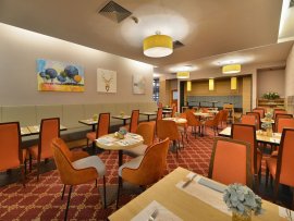 Restaurace a gastroslužby