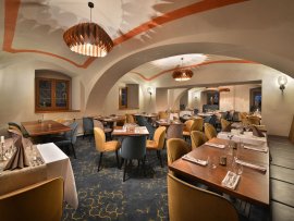 Restaurace a gastroslužby