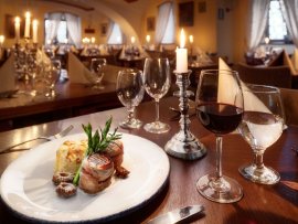 Restaurace a gastroslužby